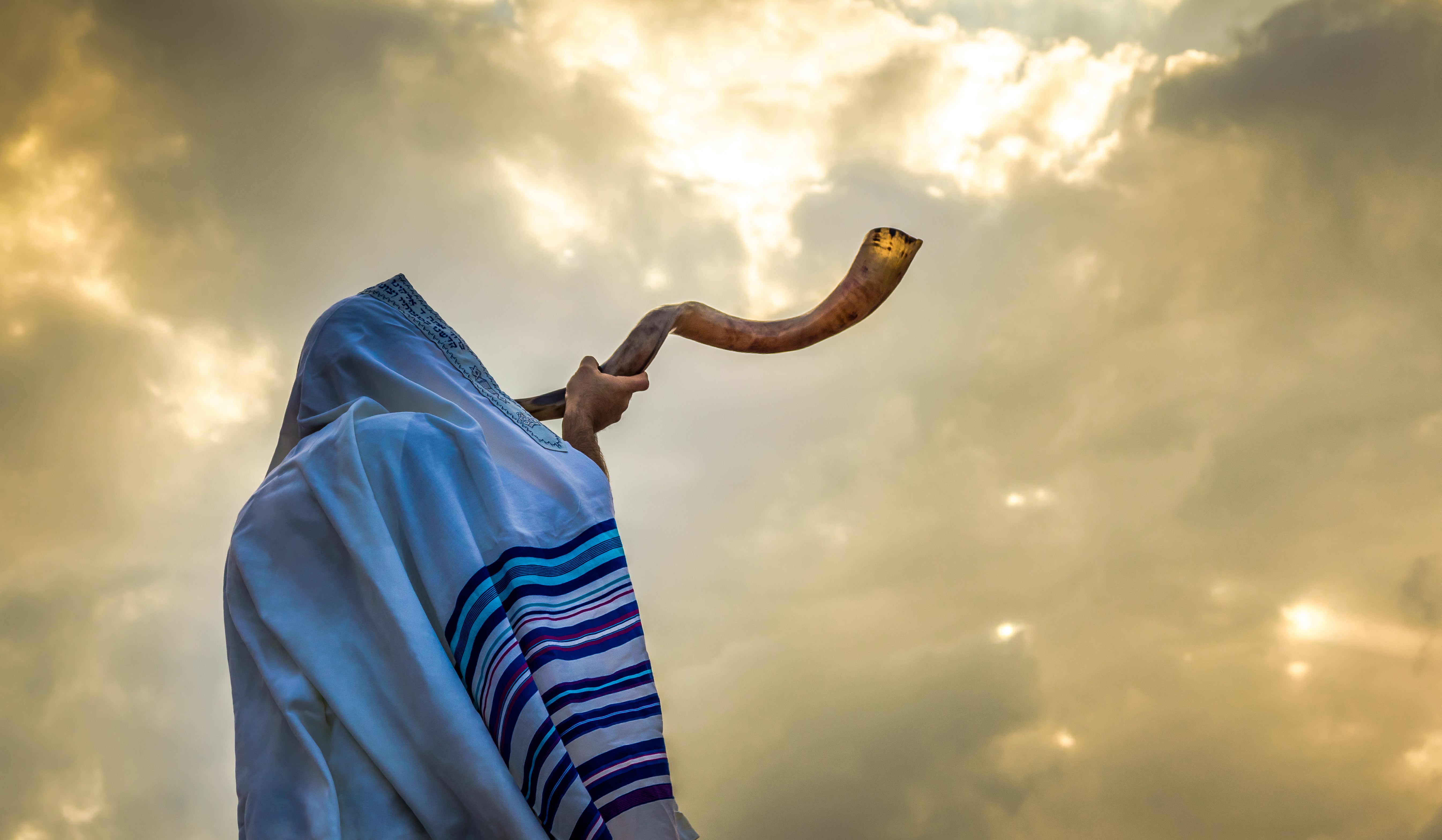 10 REASONS WHY THE SHOFAR IS BLOWN ON ROSH HASHANAH